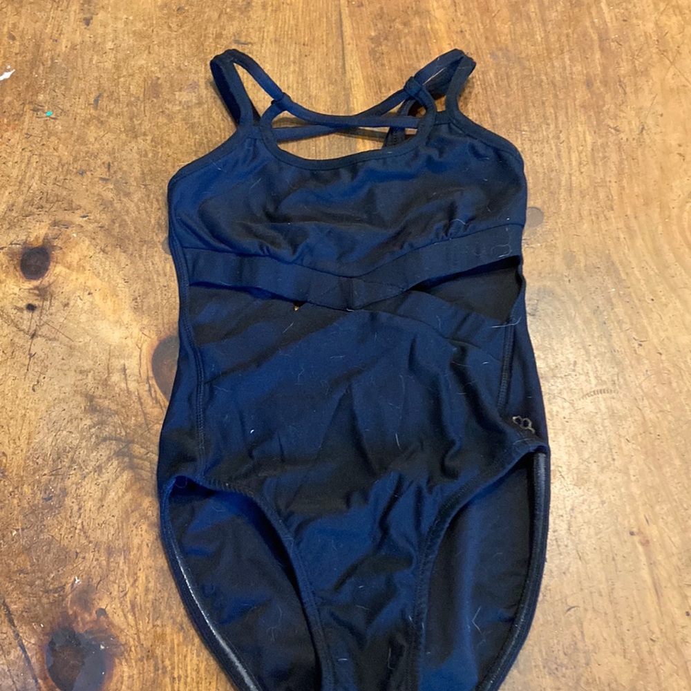 girls honeycut dance leo